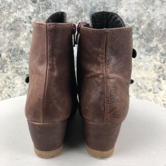 Eric Michael Women's EU 39 (8.5-9) Lena Brown Leather Buckle Wedge Ankle Booties - Picture 4 of 14